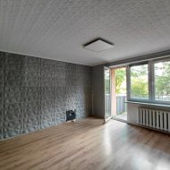 1-piętro,3-pokoje,balkon,ul. Sasanek