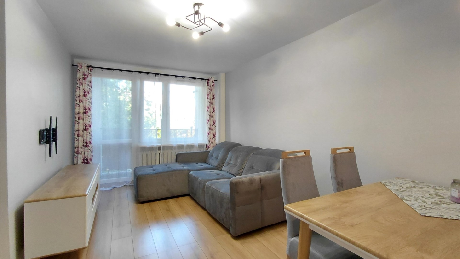 2 pokoje,balkon.po remoncie