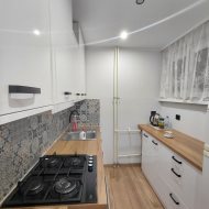 3-pokoje,balkon,okolice Urzędu Miasta