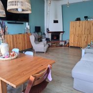 Duże mieszkanie z kominkiem i miejskim ogrzewaniem