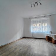 1-pokój z bardzo dużą kuchnią