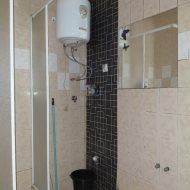 1-pokój z bardzo dużą kuchnią