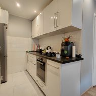 Kawalerka z przynależnym ogródkiem