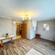 Słoneczna kawalerka z dużym balkonem-wynajem