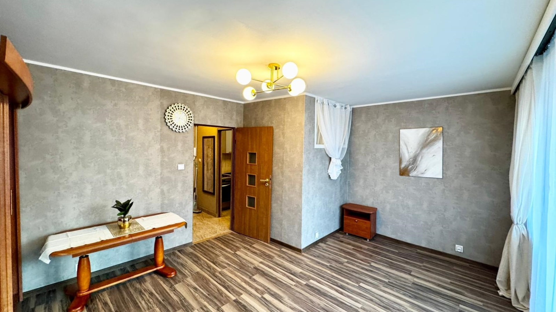 Słoneczna kawalerka z dużym balkonem-wynajem