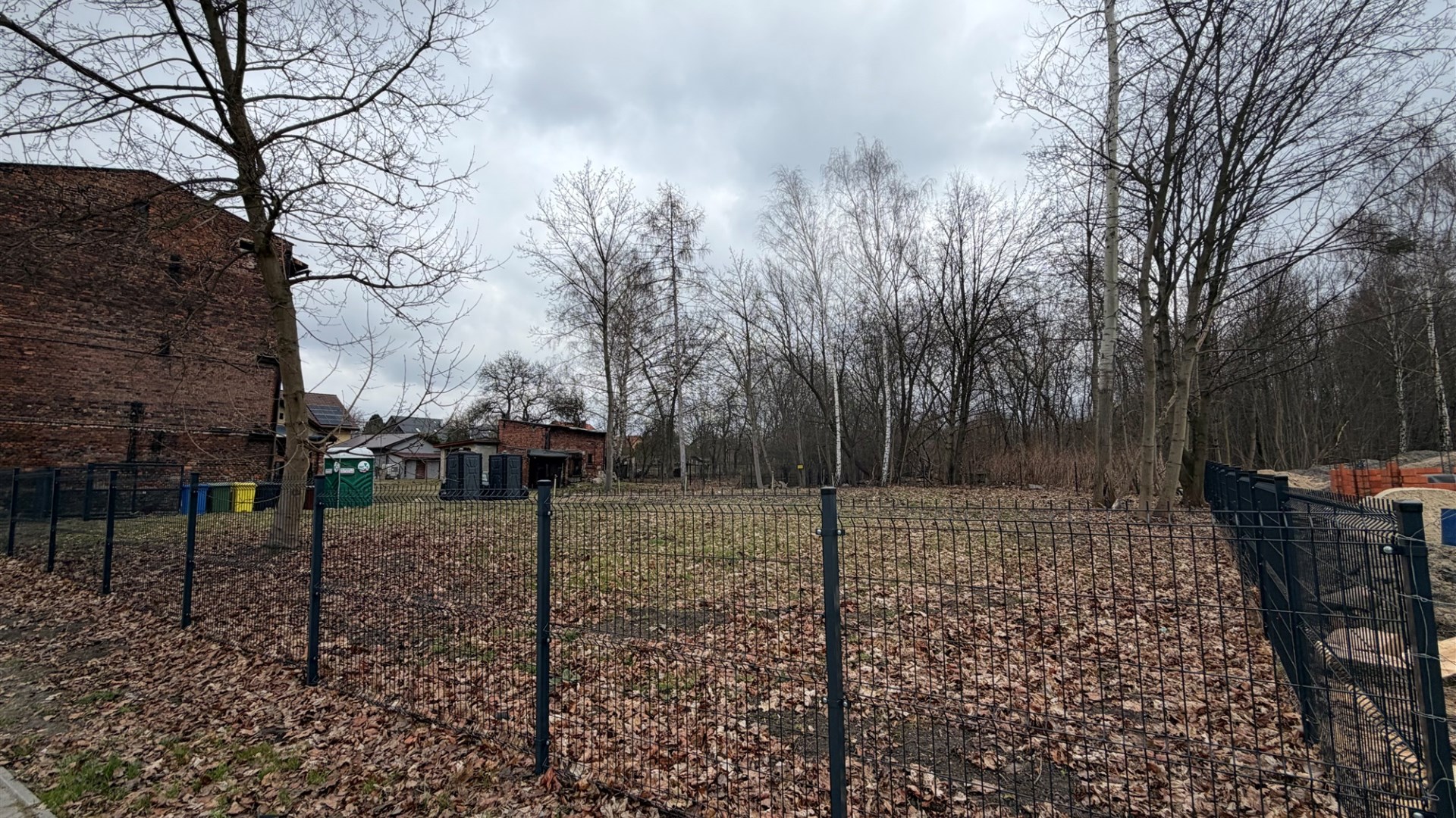 Działka na sprzedaż