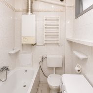 1-piętro, 1 pokój z dużą kuchnią