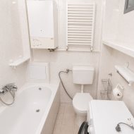 1-piętro, 1 pokój z dużą kuchnią