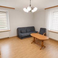 1-piętro, 1 pokój z dużą kuchnią