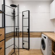 1-piętro, balkon,3 pokoje