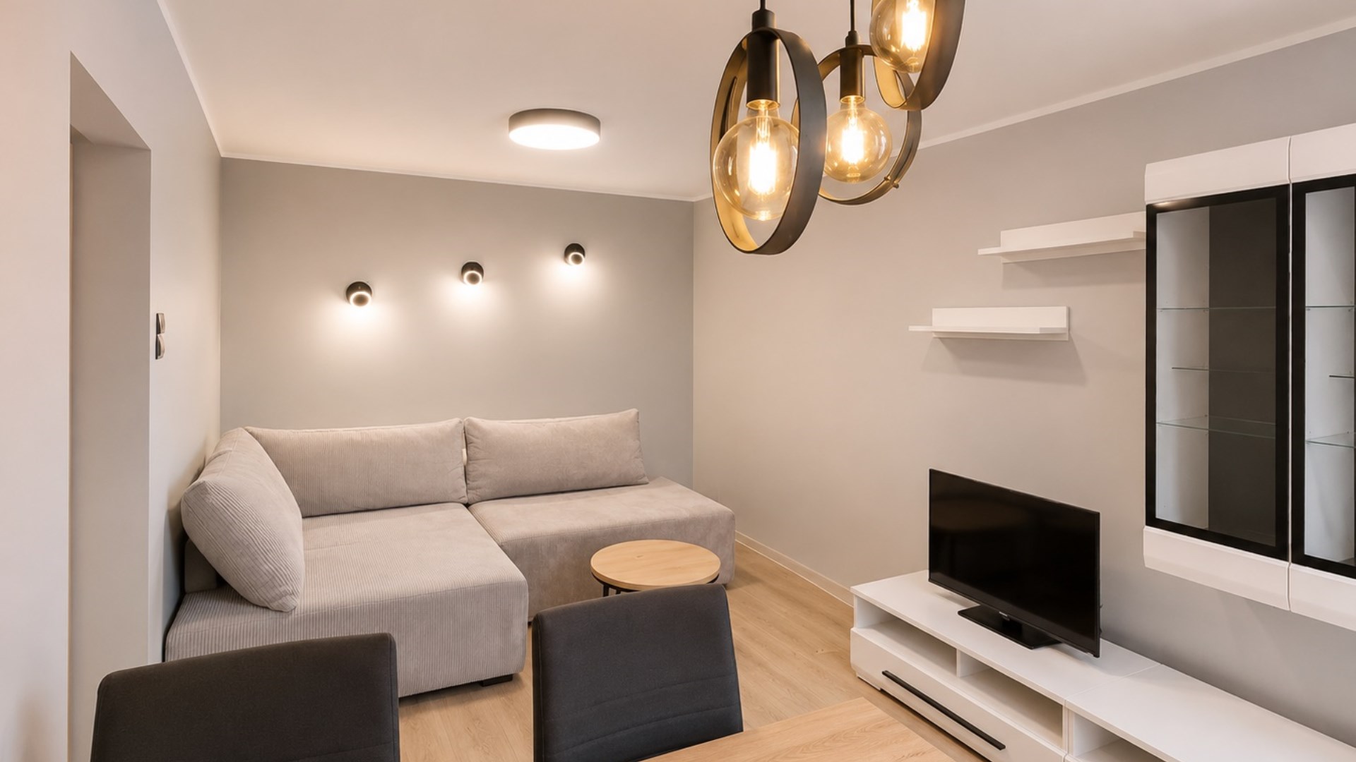 2-pokoje, duży balkon,po remoncie,ul. Pordzika